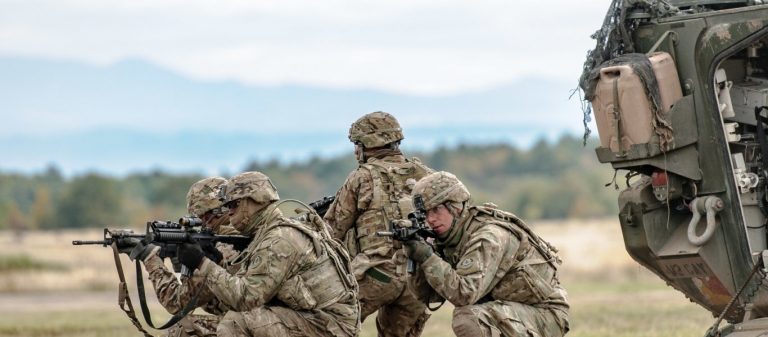 Κάτι ετοιμάζουν οι Αμερικανοί στην Βενεζουέλα και στέλνουν 5.000 στρατιώτες στην Κολομβία!