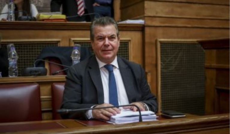 ΟΛΟΙ ΒΛΑΜΜΕΝΟΙ ! Ο Πετρόπουλος του ΣΥΡΙΖΑ υποστηρίζει πως από το 2017 οι ελεύθεροι επαγγελματίες συνεχώς αυξάνονται κατά χιλιάδες!