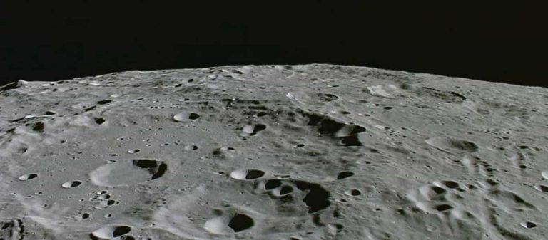 Η NASA ανέθεσε σε ιδιωτικές εταιρείες να φέρουν χώμα από τη Σελήνη