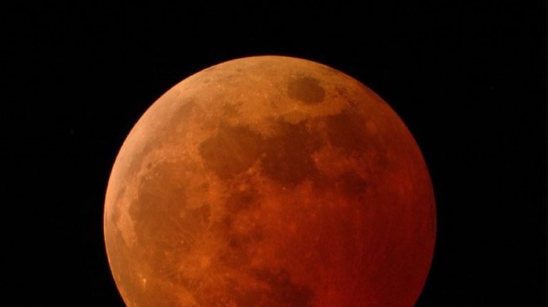 Υπερ-πανσέληνος και έκλειψη τα ξημερώματα της Δευτέρας!