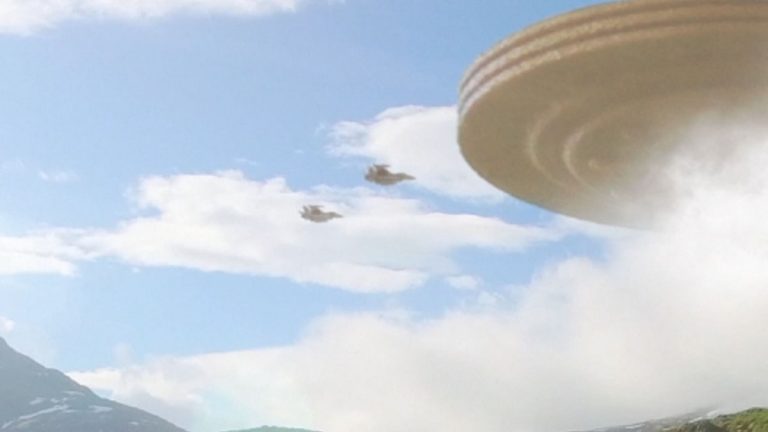 Τεράστιο ΑΤΙΑ Πάνω από την Κωνσταντινούπολη Περιστρέφεται σε Χαμηλό Ύψος