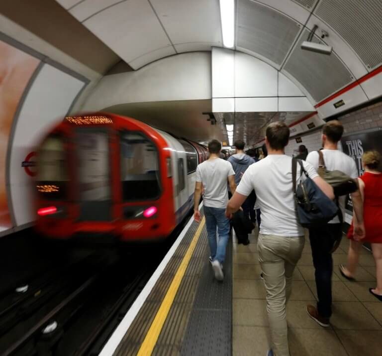 Ισπανία: Πληροφορίες για τουλάχιστον 1 νεκρό και 8 τραυματίες σε εκτροχιασμό τρένου