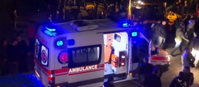 Τραγωδία στα Σκόπια: Δεκατρείς νεκροί από ανατροπή λεωφορείου