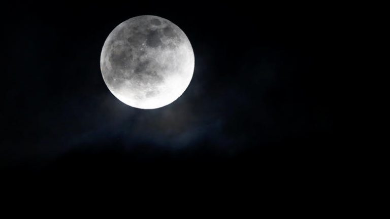 Η δεύτερη υπερ-πανσέληνος του 2019 την Τρίτη