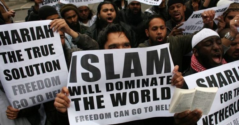 ΚΟΜΜΑΤΑ ΓΙΑ «ΜΕΤΑΝΑΣΤΕΣ» ΣΤΗΝ ΕΥΡΩΠΗ ΚΑΙ ΔΗΜΑΡΧΟΙ ΜΟΥΣΟΥΛΜΑΝΟΙ