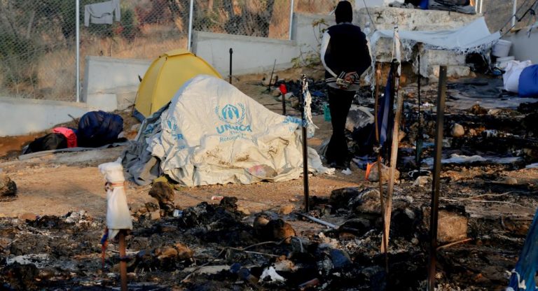 Καταγγελία για σκηνοθεσία σκηνικού κόλασης στη Μόρια από ΜΚΟ