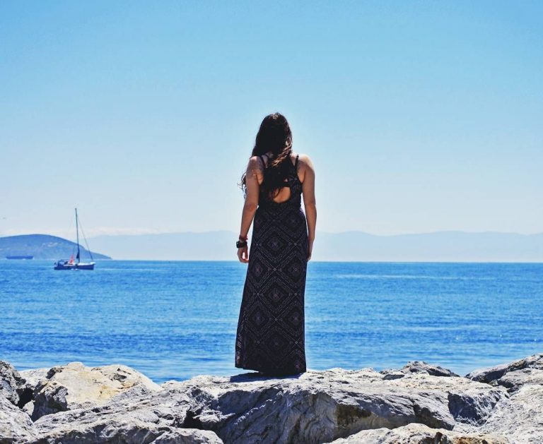 Μίλα . Πες κάτι, οτιδήποτε….