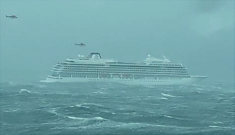 Συνεχίζεται το θρίλερ με το κρουαζιερόπλοιο στη Νορβηγία: Έχουν μεταφερθεί 440 άτομα από τα 1.300