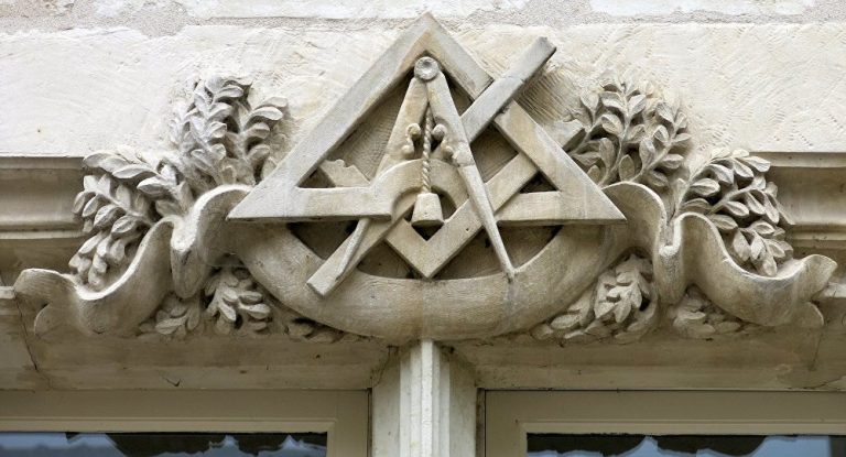 Χαμός στη Μασονία: Συνελήφθησαν 27 άτομα – Η στοά στη Σικελία ήταν «άντρο» της Μαφίας