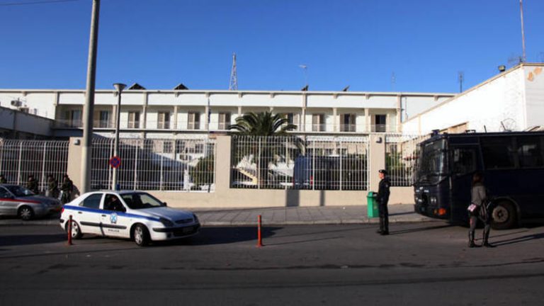 Αιματηρή συμπλοκή στον Κορυδαλλό: Ένας νεκρός έξι τραυματίες