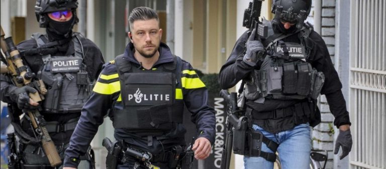 ΕΚΤΑΚΤΟ: Ένοπλος άνοιξε πυρ μέσα σε τραμ στην Ουτρέχτη – Πολλοί τραυματίες