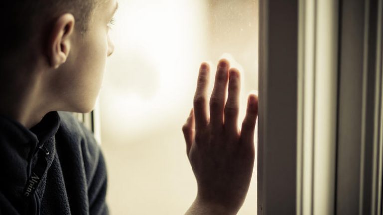 Κρήτη: Είχαν το παιδί τους κλειδωμένο στην τουαλέτα… κι έλειπαν!