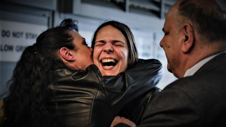 Επέστρεψε στην Αθήνα το μοντέλο που αθωώθηκε πανηγυρικά στο Χονγκ Κονγκ για την υπόθεση με την κοκαΐνη