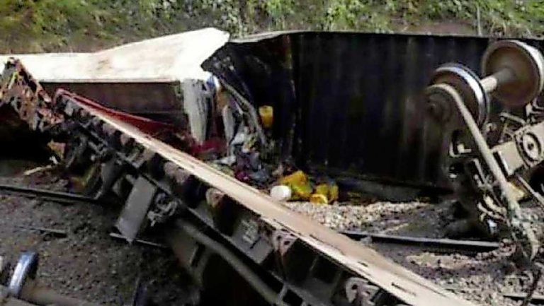 ΕΠΊΘΕΣΗ ΠΕΔΊΟΥ: ΔΥΣΤΎΧΗΜΑ ΜΕ ΕΚΤΡΟΧΙΑΣΜΌ ΤΡΈΝΟΥ ΣΤΟ ΚΟΝΓΚΌ, ΤΟΥΛΆΧΙΣΤΟΝ 30 ΟΙ ΝΕΚΡΟΊ