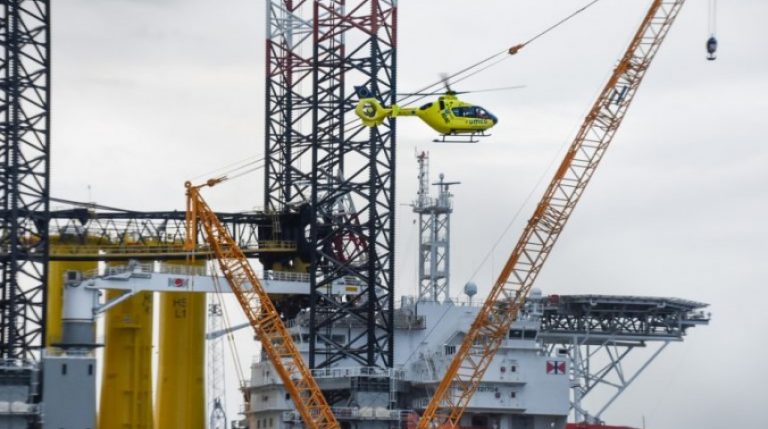 Ιταλία: Κατέρρευσε γερανός σε υπεράκτια εξέδρα άντλησης πετρελαίου – Αγνοείται ο χειριστής του