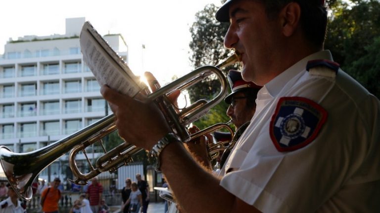 ΚΑΤΑΓΓΕΛΙΑ: Σε ποιο δήμο απαγορεύουν το «Μακεδονία Ξακουστή»; Φοβούνται τα μέλη της φιλαρμονικής ακόμη και να το καταγγείλουν!!!