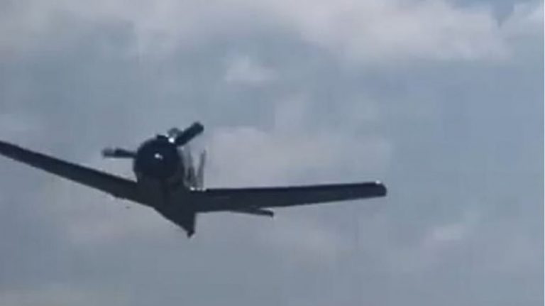 Αεροπλάνο συνετρίβη σε επίδειξη στη Γουατεμάλα – Δείτε βίντεο