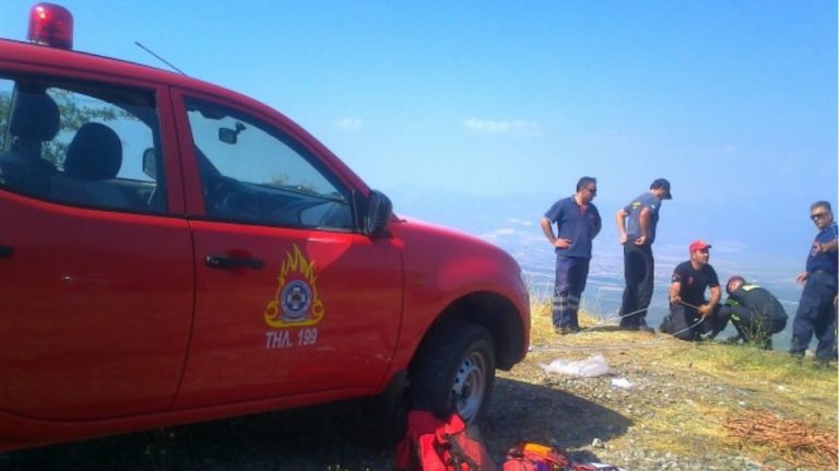 Σοβαρό τροχαίο στο Ρέθυμνο: Μητέρα εγκλωβισμένη σε γκρεμό με τα παιδιά της