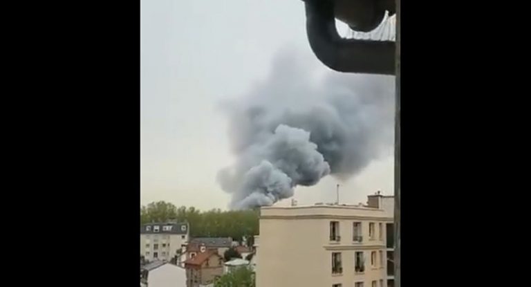 ΜΕΓΆΛΗ ΠΥΡΚΑΓΙΆ ΞΈΣΠΑΣΕ ΣΤΙΣ ΒΕΡΣΑΛΛΊΕΣ