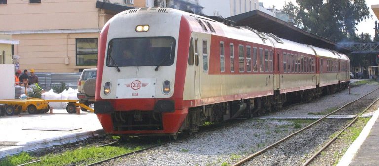 Λάρισα: Εκτροχιάστηκαν δύο βαγόνια της αμαξοστοιχίας Intercity 55