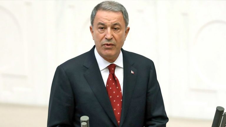 “Πολιτικοί, στρατηγοί, ναύαρχοι και άλλοι καημένοι κάνουν επισκέψεις σε νησιά μπροστά στην μύτη μας”…