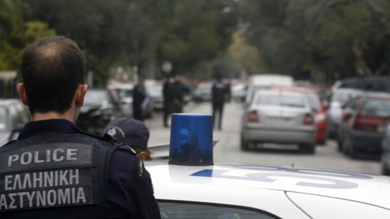 Αστυνομικός ελαφρά τραυματίας έπειτα από επίθεση στα Εξάρχεια