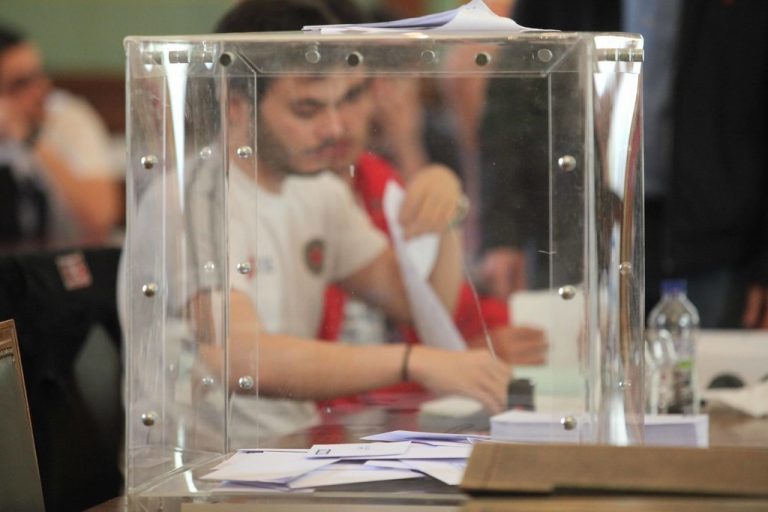 Δικαίωμα ψήφου σε 17ρηδες για πρώτη φορά – Όλες οι αλλαγές στις δημοτικές και περιφερειακές εκλογές