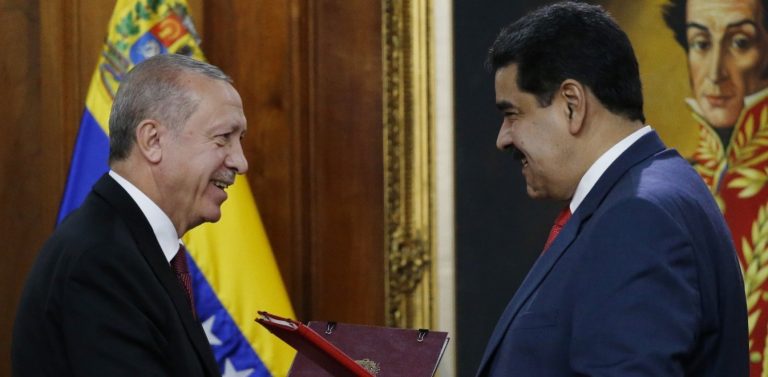 Έτσι γίνονται οι ΒΡΩΜΟΔΟΥΛΕΙΕΣ τους! Έκαναν τσακωτό τον Μαδούρο με τον Ερντογάν: Ανταλλαγή χρυσού με τρόφιμα