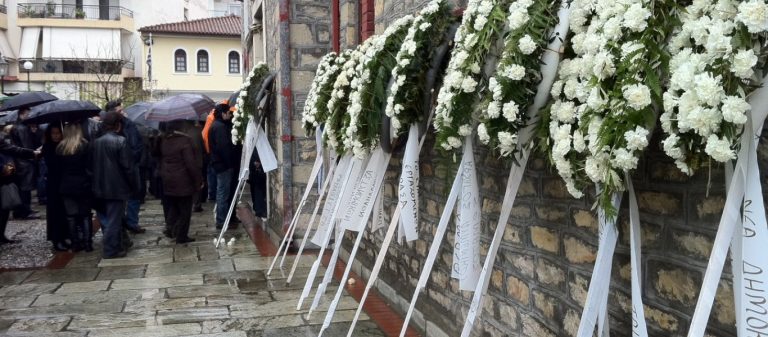 Μετά την κηδεία του άντρα της, γύρισε σπίτι και άνοιξε τον υπολογιστή – Όταν διάβασε τα mail της λιποθύμησε…