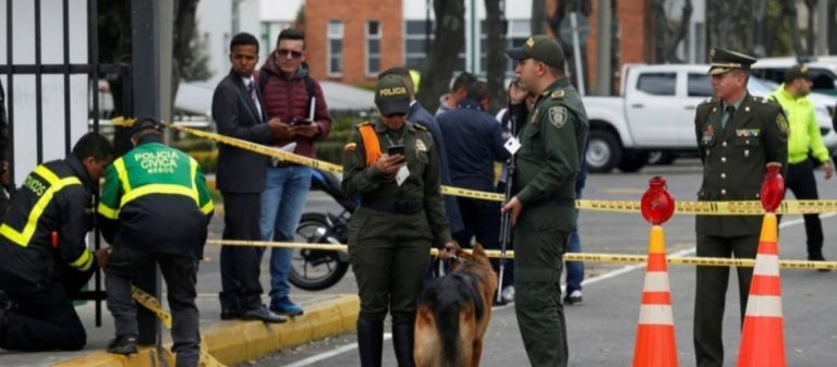 «Πανικός» με βίντεο που δείχνει 14χρονο στην Κολομβία να σκοτώνει εν ψυχρώ δύο άνδρες