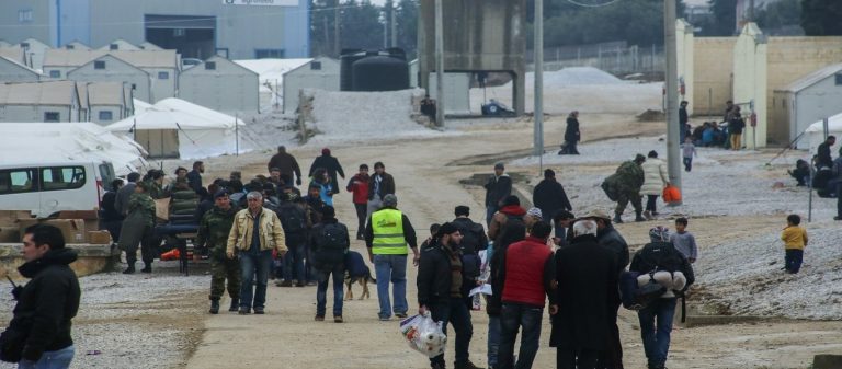 «Μαύρες επιχειρήσεις»: Από φήμη στο Facebook ξεκίνησαν τα πρωτοφανή επεισόδια με πρόσφυγες στα Διαβατά