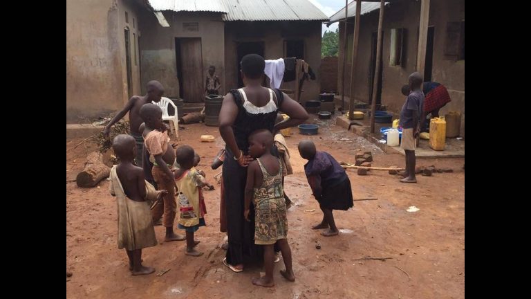 Θαύμα της φύσης: Στα 36 της είχε γεννήσει 44 παιδιά από τον ίδιο άντρα