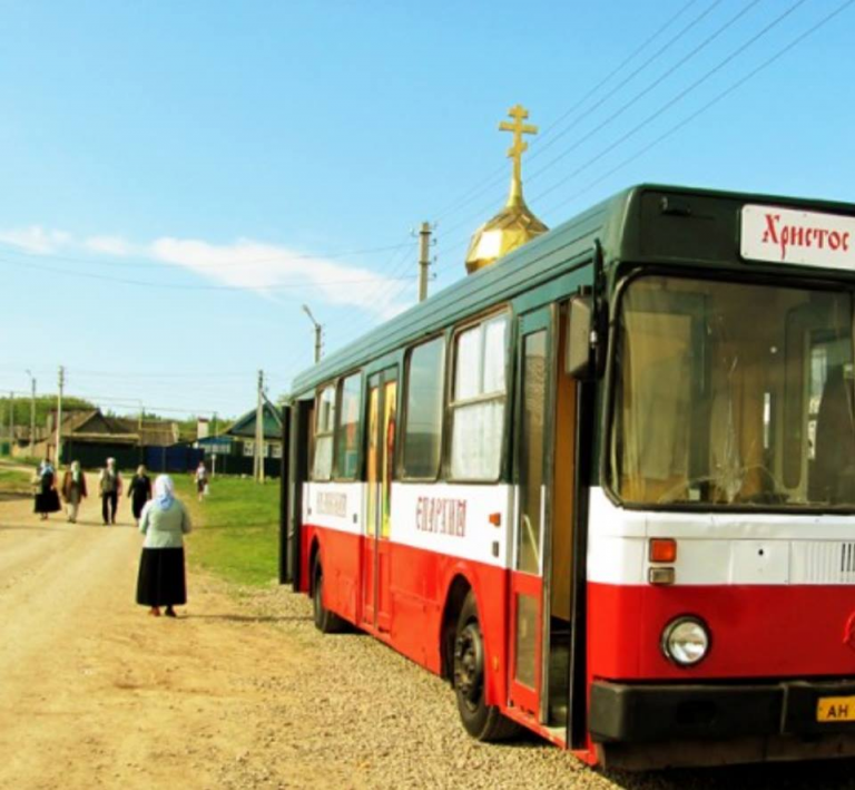 Οι κάτοικοι των απομακρυσμένων περιοχών της Ρωσίας εκκλησιάζονται σε βαγόνια, συνεχίζοντας την παράδοση της κινητής Εκκλησίας εδώ και 100 χρόνια