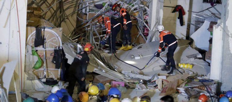 Σαγκάη: Κατέρρευσε κτίριο – Πάνω από 20 τα άτομα που παγιδεύτηκαν