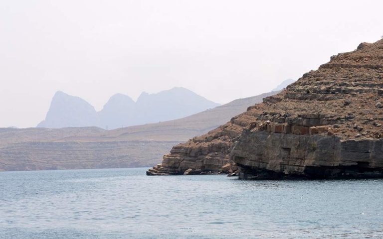 DW: Σύννεφα πολέμου στα στενά του Ορμούζ