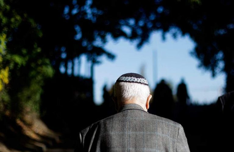 Γερμανία: Ζήτησαν από τους Εβραίους να μην φορούν κιπά – Φόβοι για έξαρση αντισημιτικών επιθέσεων