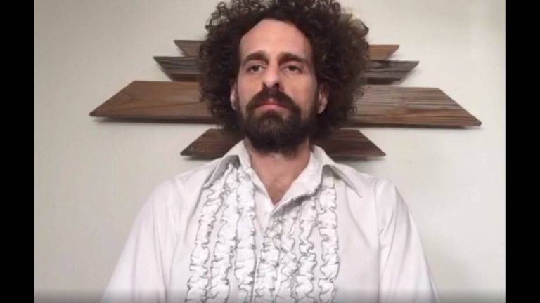 Θυσίασαν τον αμερικανό ηθοποιό Isaac Kappy επειδή μίλησε για τους παιδεραστές του Χόλιγουντ