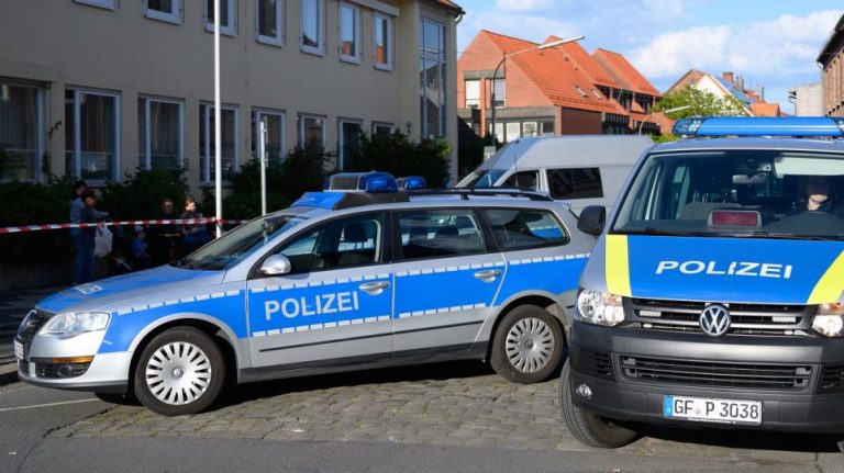 Νέες αποκαλύψεις για το θρίλερ στη Βαυαρία: Οι «σκλάβες του σεξ» είχαν υπογράψει «συμβόλαια αυτοκτονίας»