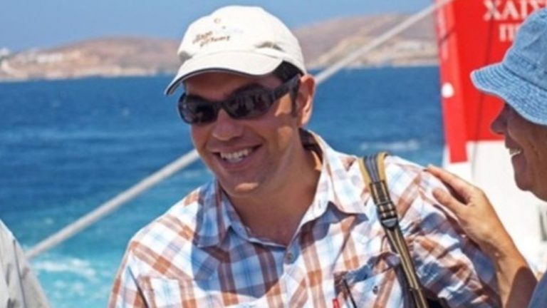 ΚΑΝΕΝΑ ΕΛΙΚΟΠΤΕΡΟ ΣΟΥ ΠΕΡΙΣΣΕΥΕΙ ΚΥΡΑ ΚΑΤΕΡΙΝΑ; EΣΚΑΣΕ «ΒΟΜΒΑ» : ΚΑΤΑΓΓΕΛΙΑ ΣΤΗΝ ΑΑΔΕ ΚΑΙ ΣΤΗΝ ΕΙΣΑΓΓΕΛΕΑ ΔΙΑΦΘΟΡΑΣ ΓΙΑ ΤΗΝ ΔΩΡΕΑ ΣΤΟΝ ΠΡΩΘΥΠΟΥΡΓΟ ΑΠΟ ΤΟΝ ΙΔΙΟΚΤΗΤΗ ΤΗΣ ΘΑΛΑΜΗΓΟΥ *ODYSSEY LONDON* ΑΞΙΑΣ 100-165.000 ΕΥΡΩ (ΦΩΤΟ)