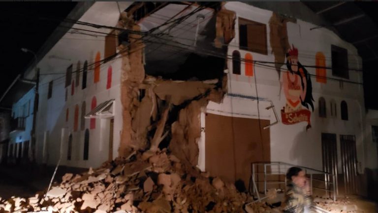 Τουλάχιστον ένας νεκρός και 11 τραυματίες από τον ισχυρό σεισμό που έπληξε το βόρειο Περού