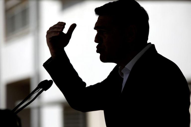 Προεκλογικό σόου στο Ζάππειο για να ξεχαστούν Μάτι, Πολάκης και κότερο