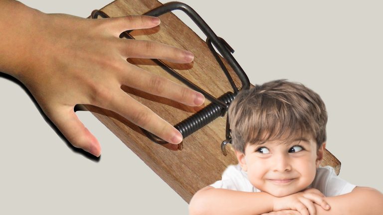 Εκατό παιδεραστές πιάστηκαν με μια παγίδα