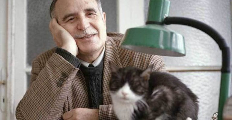 «Οι ψευτομορφωμένοι»: Ένα υπέροχο κείμενο του Ντίνου Χριστιανόπουλου για την ημιμάθεια και την υποκρισία.