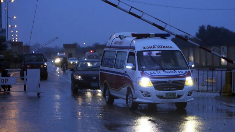 Ινδία: Επτά νεκροί από ασφυξία ενώ καθάριζαν βόθρο ξενοδοχείου