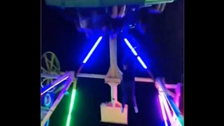 Τρομακτικό ατύχημα σε λούνα παρκ στο Μεξικό: Γυναίκα έπεσε από περιστρεφόμενη «γόνδολα»