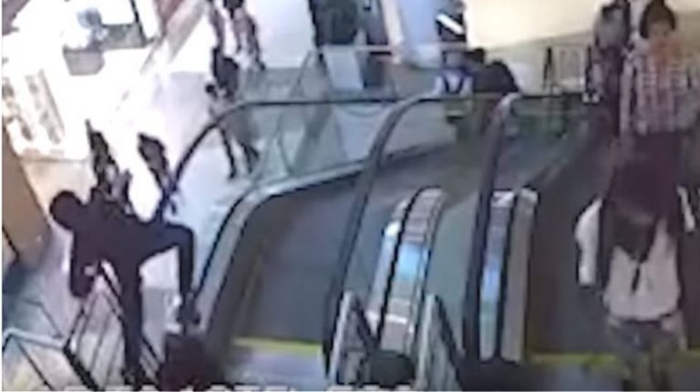 Τραγικός θάνατος για 12χρονο στην Ινδία: Μαγκώθηκε στην κυλιόμενη σκάλα και έπεσε από ύψος 15 μέτρων