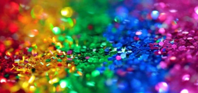 Παιδικά παιχνίδια για την προώθηση των παρελάσεων γκέι