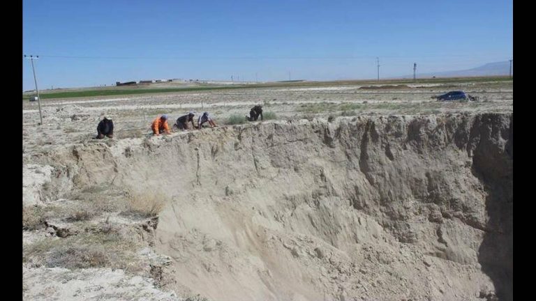 Μυστήριο στην Τουρκία: Γιγάντιες καταβόθρες ανοίγουν η μία μετά την άλλη σε διαφορετικές περιοχές