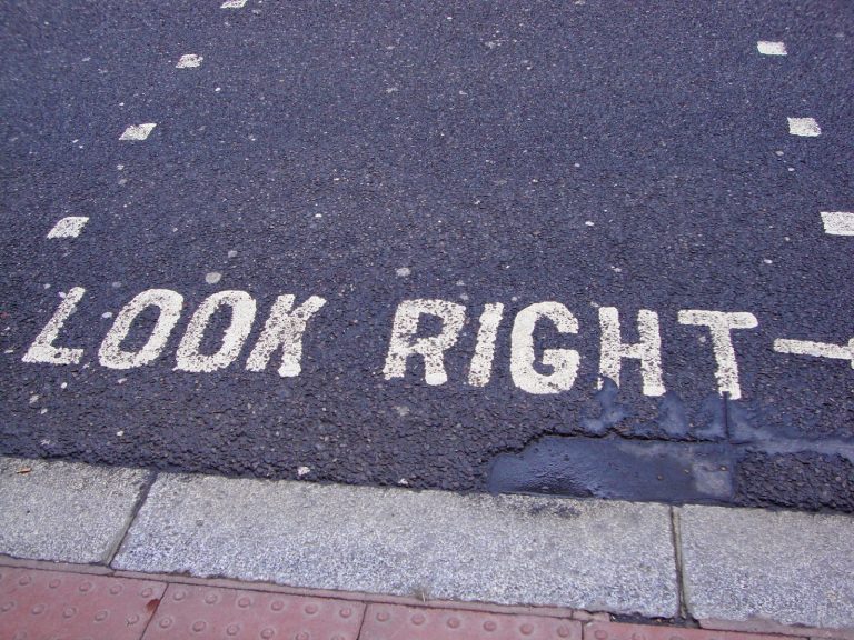 Κοιτας σε λαθος μερια …