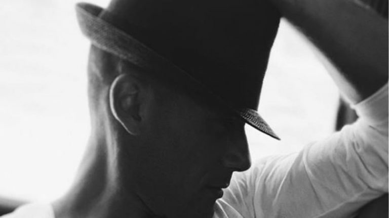 Συγκινεί ο Αντίνοος Αλμπάνης για το πρόβλημα υγείας του: Να μου προσέχετε τη θάλασσα για να κολυμπάω του χρόνου